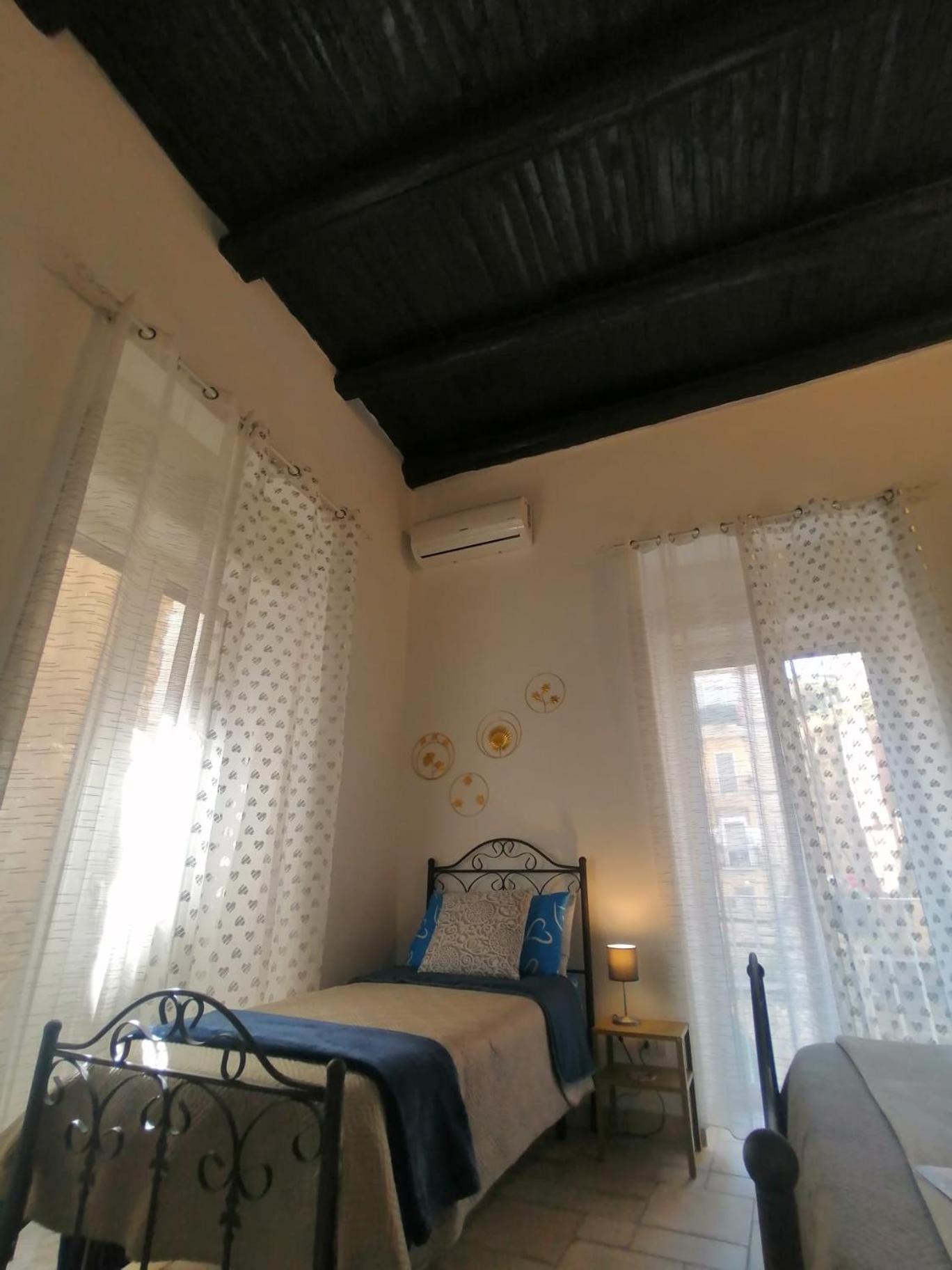 Il Vicoletto Sul Castello Napels